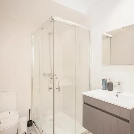Liiiving In - Secret Grove Mezzanine Apartment